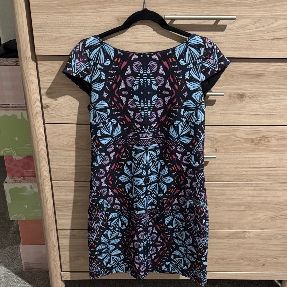 Vince Camuto Black and Blue Patterned Mini Dress